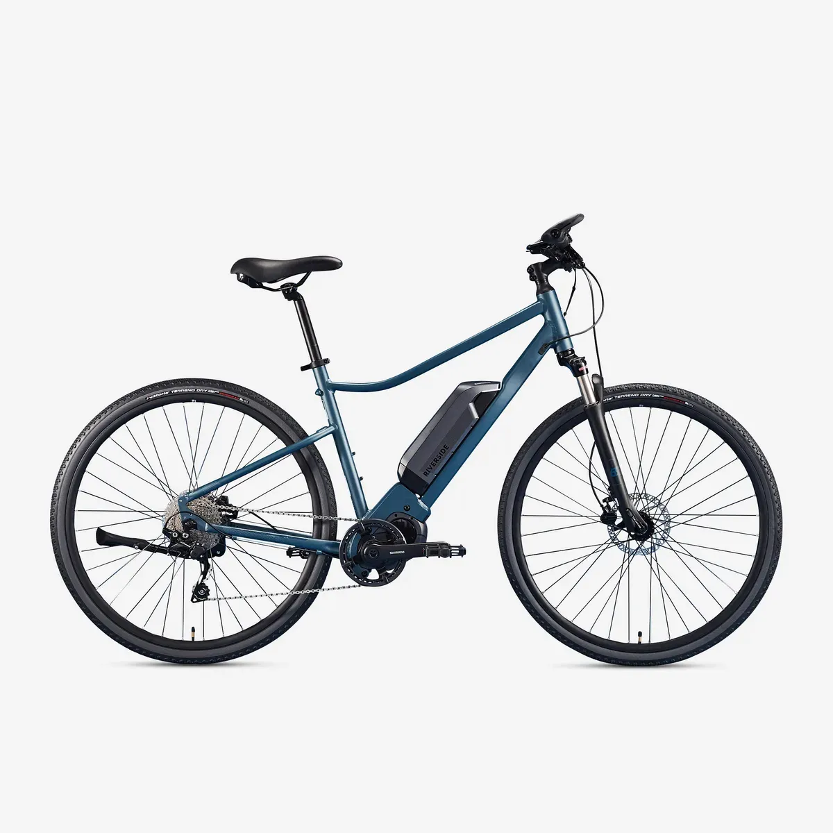 Vélo tout chemin électrique Decathlon Riverside 540 E bleu, cadre surbaissé et batterie Shimano noire sur le tube diagonal